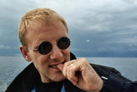 [Jesper biting his thumb over
an Adriatic Sea background.]